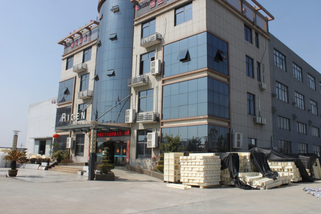 空心六角護(hù)坡模具廠具備哪些因素才能體現(xiàn)其專業(yè)性？